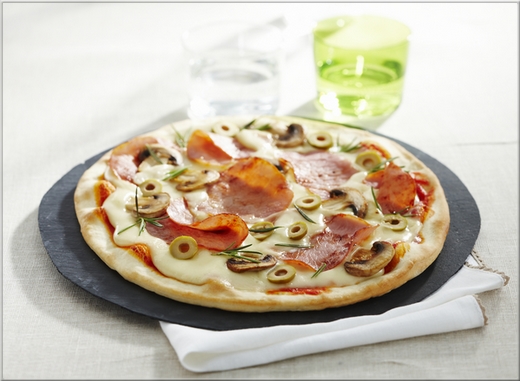 pizza_bacon_mozzarella_&_romarin_