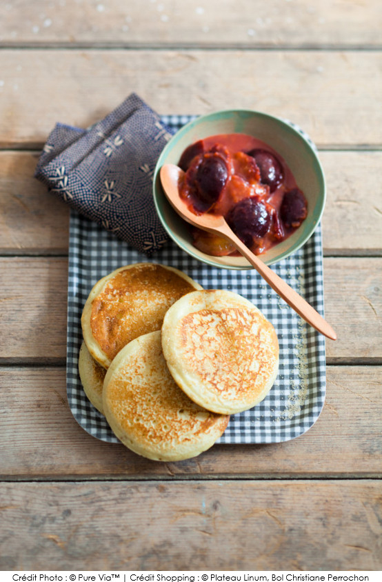 pancakes_a_la_vanille_et_prunes_poelees_au_beurre_et_cannelle