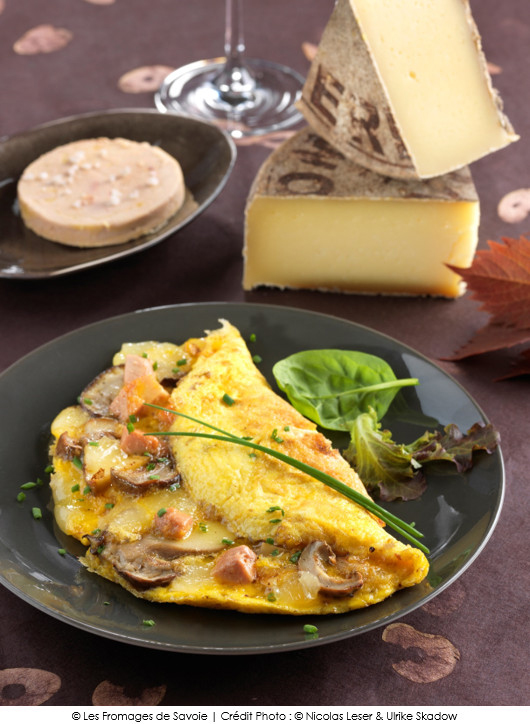 omelette-festive-aux-cepes-foie-gras-et-tomme-de-savoie