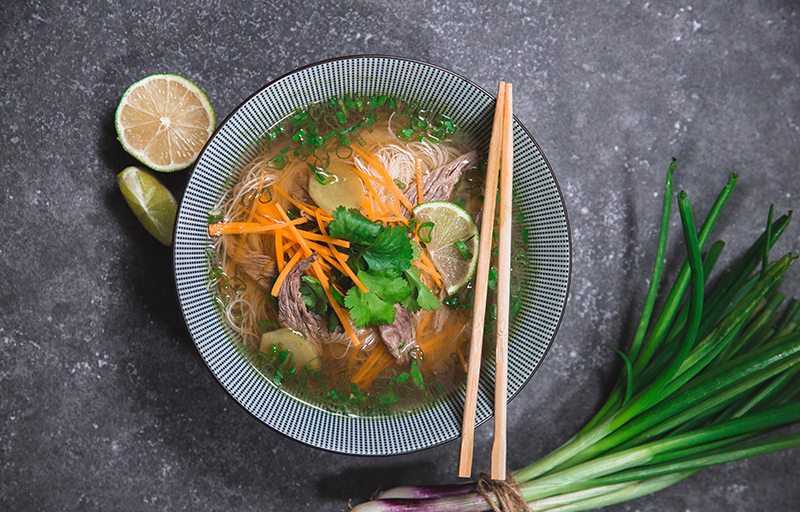 Bouillon d'asie bœuf et vermicelles A Vos Assiettes