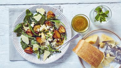 Salade pomme de terre rôties Parmigiano Reggiano persil, œuf câpres