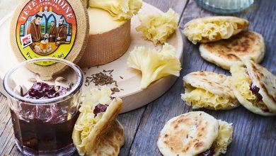 Pain Indien graines de cavi, chutney cerise, Tête de Moine AOP