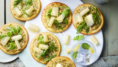 Pizzettes caviar d’artichaut, roquette rebibes de l’Etivaz AOP