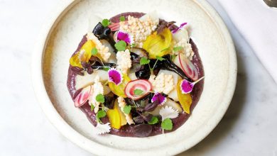 Crème de riz Nérone, topinambours braisés Champagne, trompettes de la mort crackers de riz