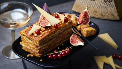 Mille-feuilles pain d’épices, foie gras, L’Etivaz AOP gelée de groseilles