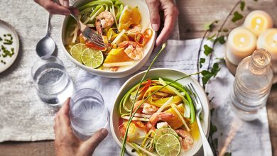 Nage de gambas et haddock, poireaux, piment, citronnelle, pomme Granny