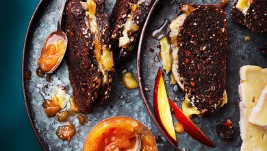 Mini-croques Pont-l’Évêque chutney de mangue