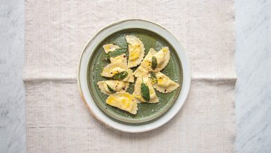 Raviolis blancs fêta, citron et sauge