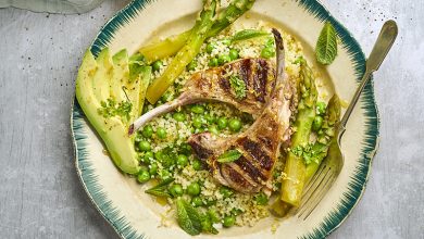 Côtes d’agneau citron, semoule petits pois et asperges