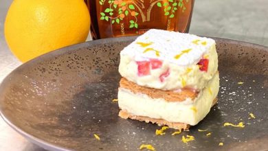 Mille-feuille cube Dom Pacello Royal Orange, fraises marinées et sorbet