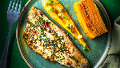 Filet de bar mariné sel moulu de Guérande herbes Bio le Guérandais, mille-feuille butternut mousseline de courge