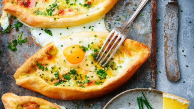 Œufs en croûte de pain et fromage