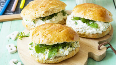 Pains au lait fourrés au fromage frais, citron roquette