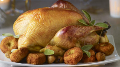 Dinde fermière Label Rouge rôtie sauge, croquettes de pommes de terre, marrons