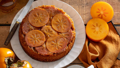 Gâteau Upside-Down kakis, miel et sirop quatre-épices