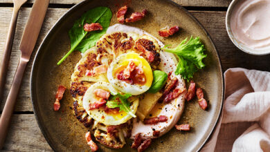 Chou-fleur rôti, yaourt grec paprika fumé à l’ail, œuf mollet Lardons Fumés