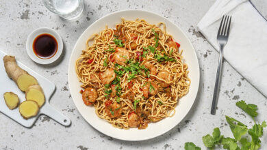 Nouilles épicées sautées crevettes poireaux