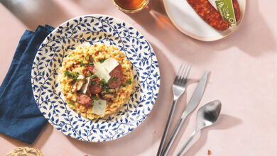Saucisse de Montbéliard IGP, risotto Fregola Sarda poêlée de Shitakés-persillés
