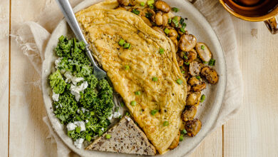 Omelette champignons, chou frisé feta