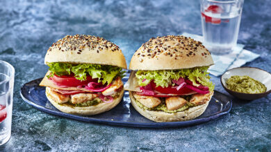 Burger lapin, pesto, fromage de brebis