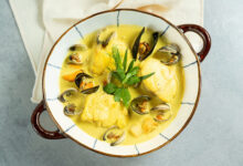 Blanquette de coquillages et lotte au curry