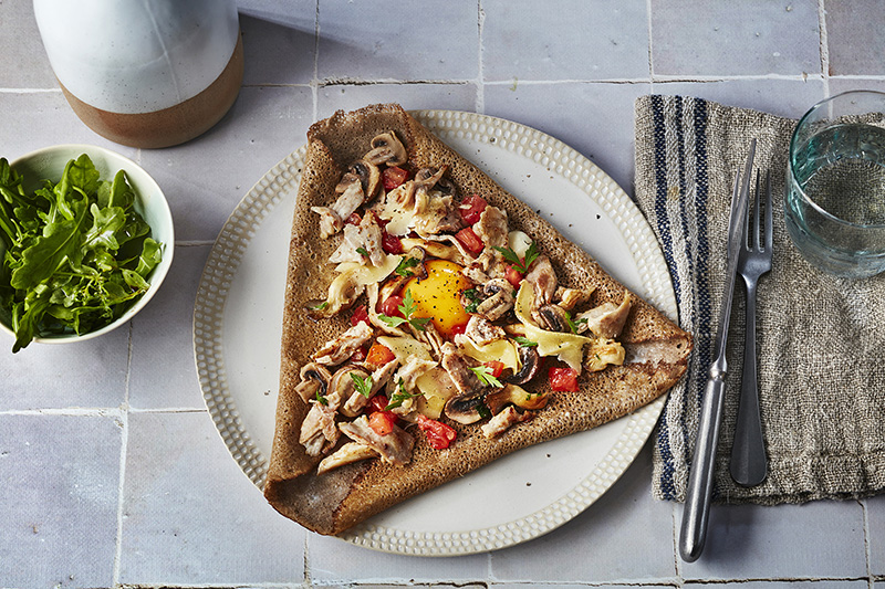 Galette complète lapin, tomates champignons