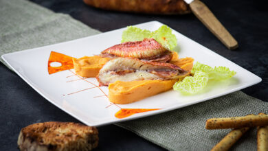 Filet de rouget contisé saucisse de Morteau, purée de patate douce