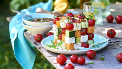 Rubiks cube tomates cerises, feta, melon de nos régions concombre