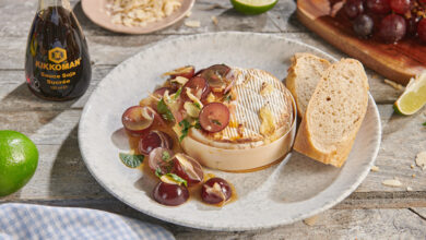 Camembert grillé sauce salsa raisins