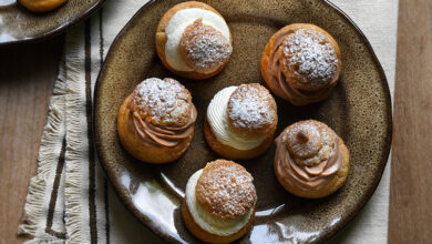 Petits choux chantilly vanillée-praliné Choux crème pâtissière glaçage royal