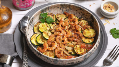 Crevettes grillées à l’ail, courgettes cocos tomates confites