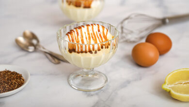 Œufs Label Rouge île flottante, crème anglaise sarrasin, caramel citronné