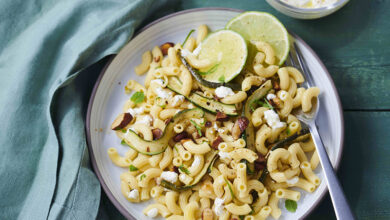 Salade grandes coquillettes menthe courgettes grillées
