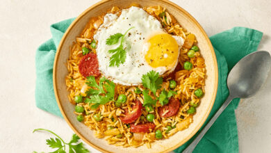 Riz sauté chorizo, petits pois, œuf au plat