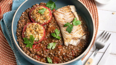 Filet de poisson blanc, lentilles poivrons grillés tomates provençales