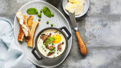 Œufs cocotte à l’agneau petits pois menthe fraîche