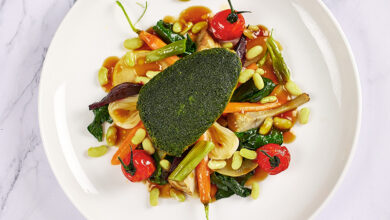 Suprême rôti croûte d’herbes, légumes sautés