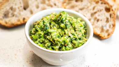 Tapenade d’asperges vertes, ail des ours, pignons, citron