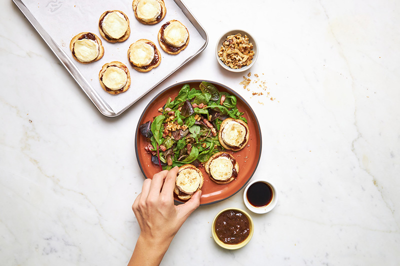 Salade, chèvre chaud confiture de figues