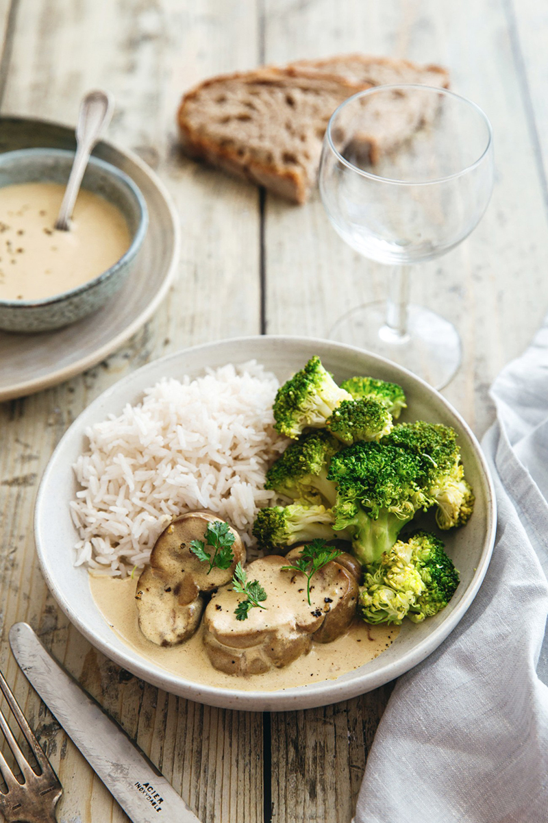 Rognons de veau sauce moutarde, riz brocolis