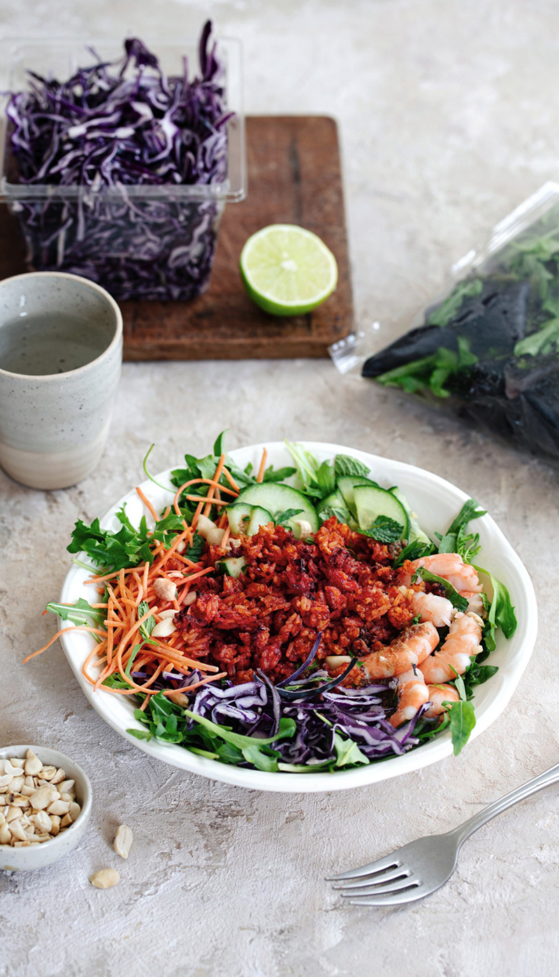 Salade de mesclun légumes prêts à l’emploi, riz croustillant