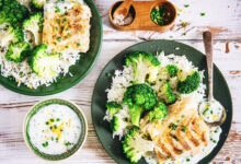 Poisson blanc, brocoli riz, sauce citronnée yaourt