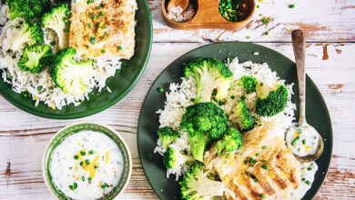 Poisson blanc, brocoli riz, sauce citronnée yaourt
