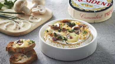 Camembert au four, champignons oignons grillés