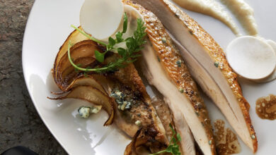 Chapon farci champignons et Saint Agur®