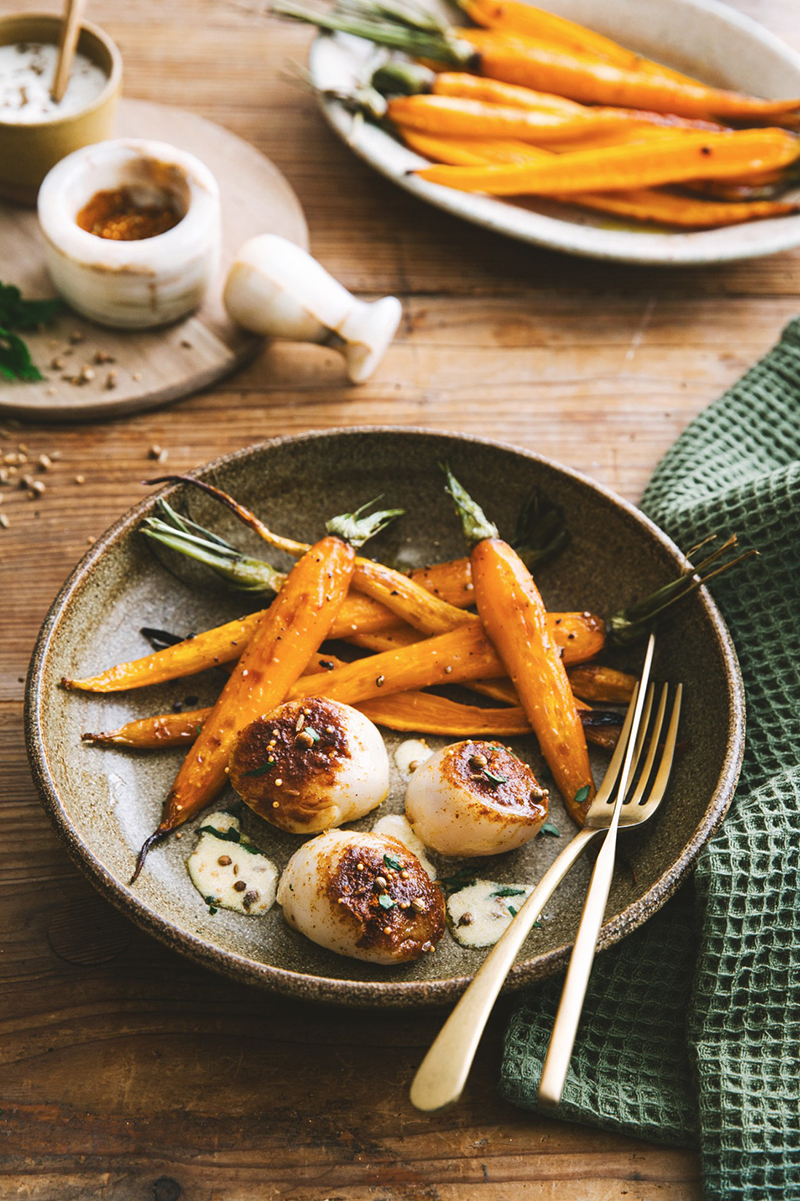 Noix de Saint-Jacques croûtes tandoori carottes confites