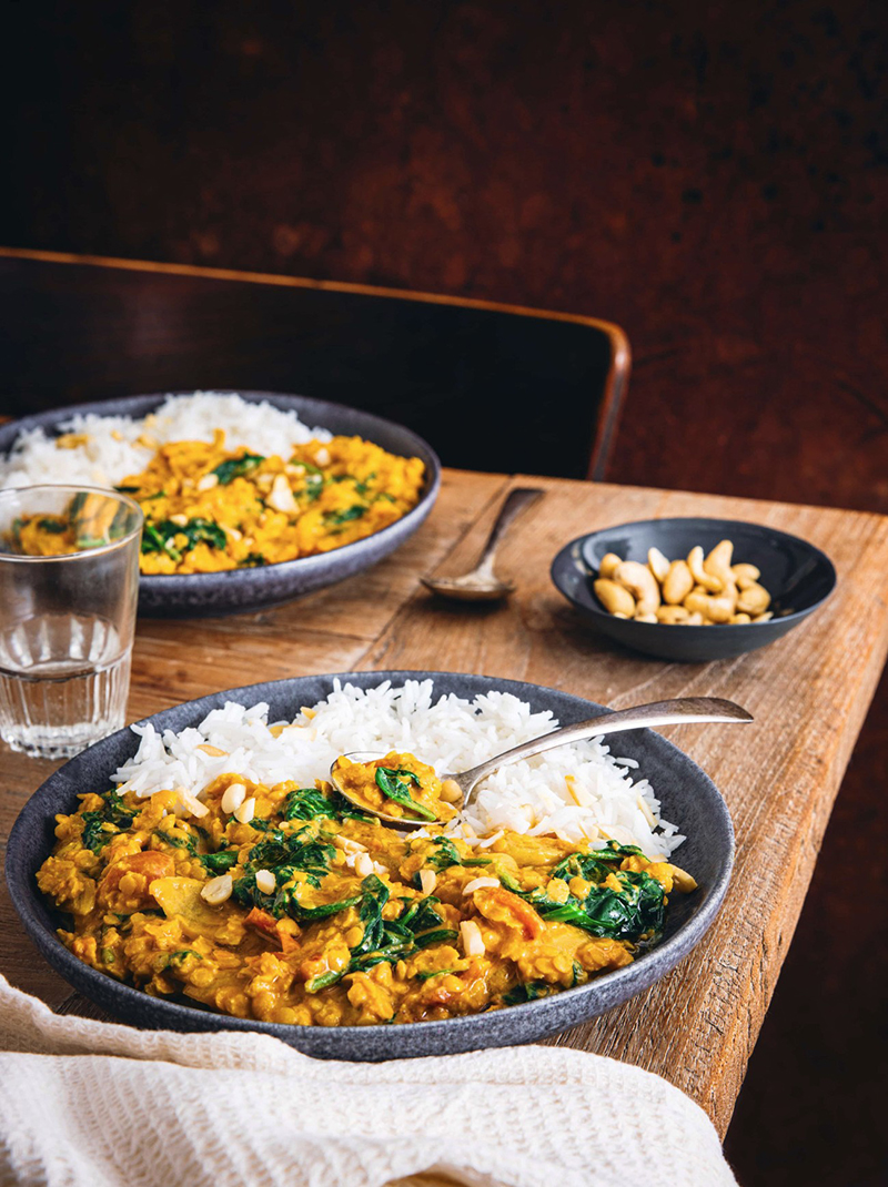 Dahl lentilles corail épinards frais