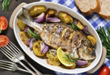 Dorade au four, pommes de terre herbes de Provence