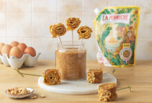 Sucette de crêpes roulées caramel cacahuètes