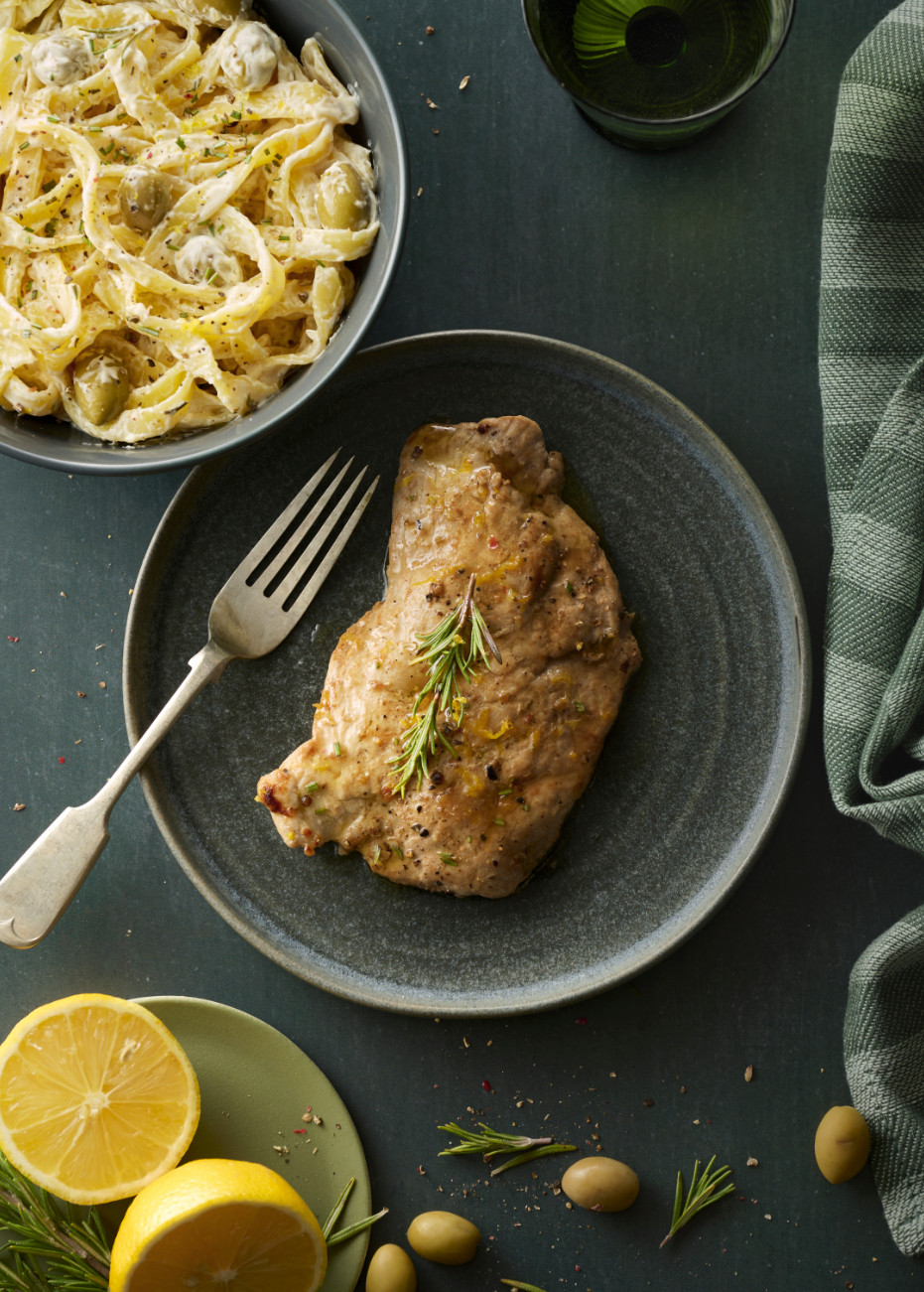 Escalopes de veau crème de citron, romarin olives vertes